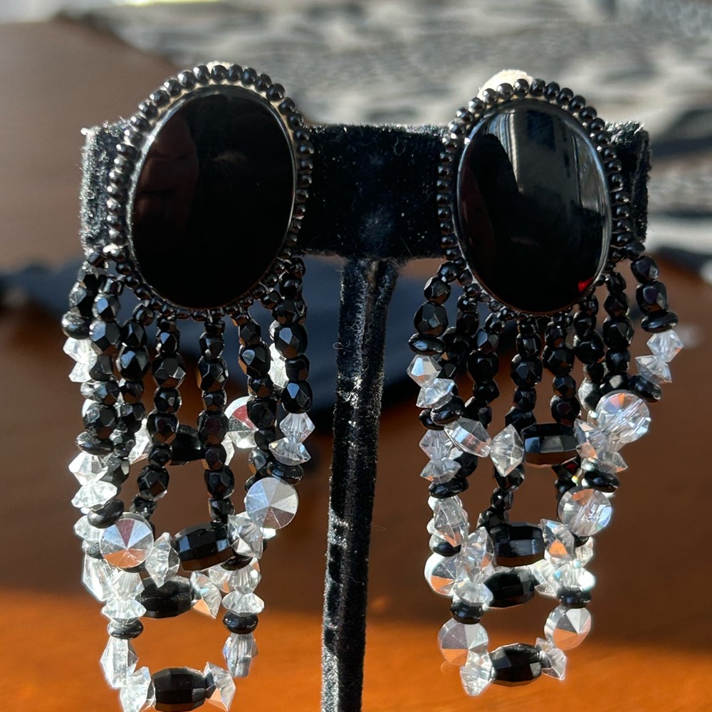 VINTAGE DESIGNER CHIPITA ONYX W  SWAROFSKI CRYSTAL & VINTAGE GLASS EARRING